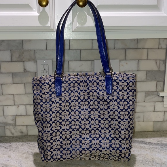 Coach handbag gently used - Picture 2 of 4